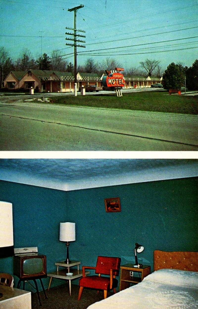 Blue Water Motel (Robbins Motel & Gift Shop) - Vintage Postcard (newer photo)